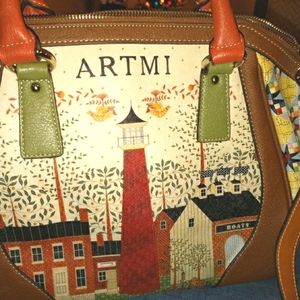 Artmi Hong Kong crossbody bag
